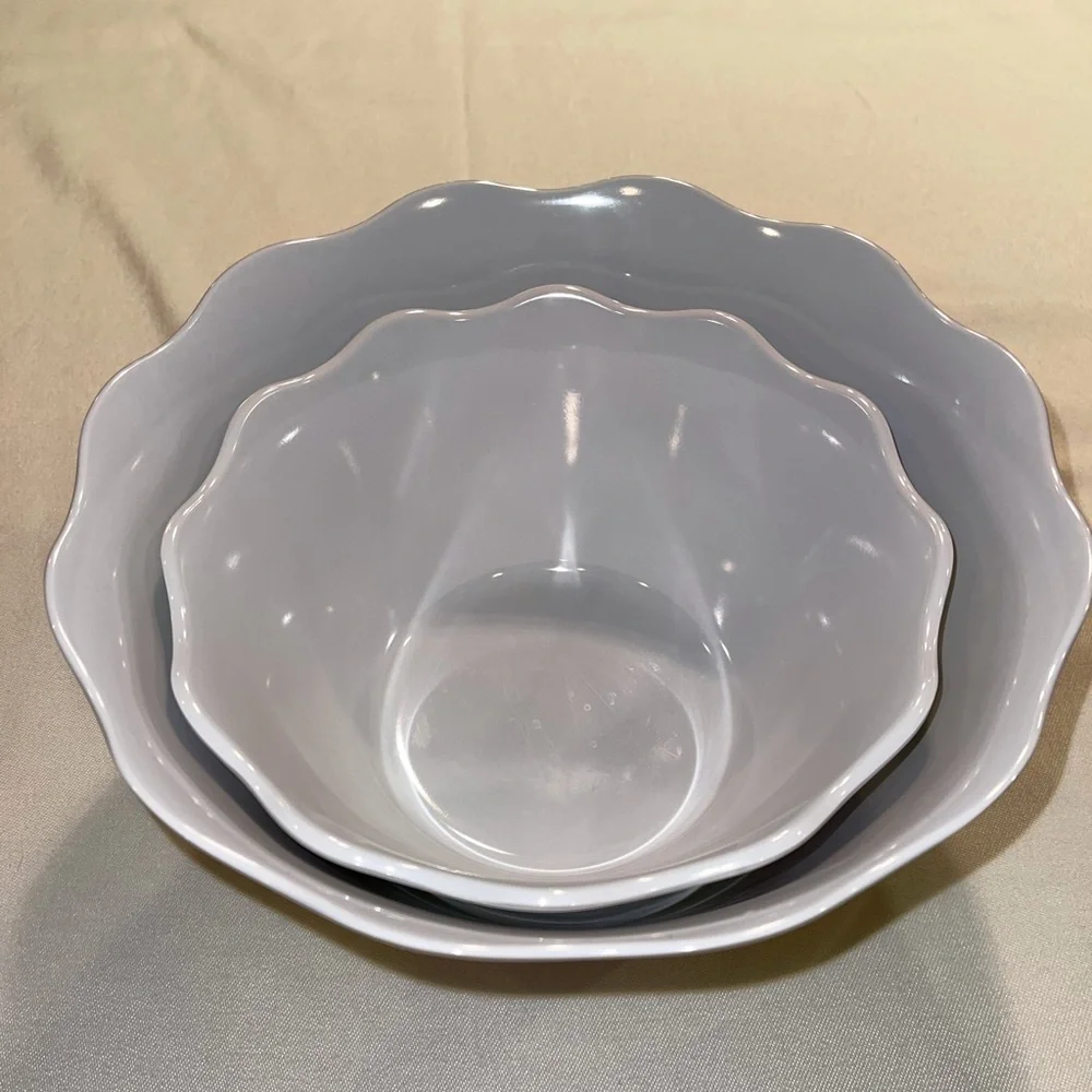 🌸Set 2 hard‎ plastic molded bowls, Home and Garden
